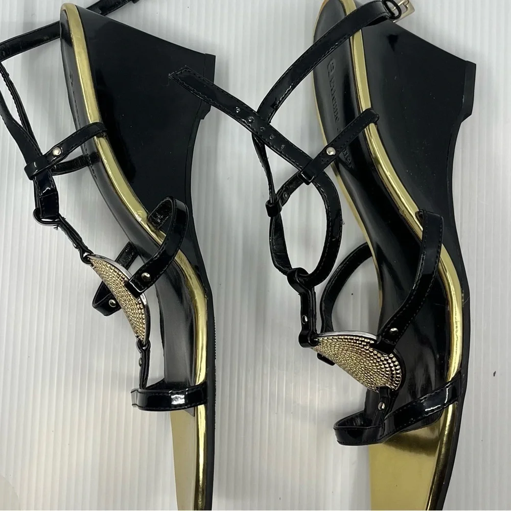 Size 8.5 M Etienne Aigner sandals black & gold